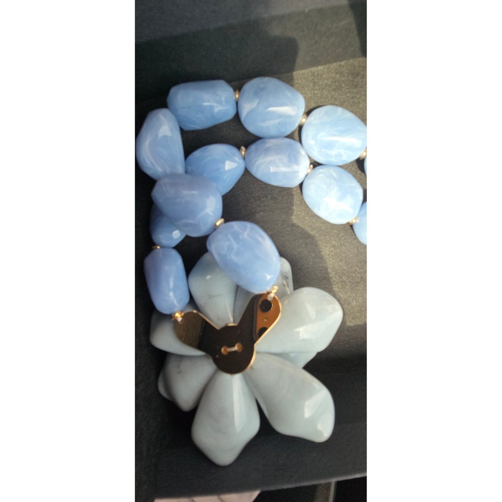 Piper K Blue Marbled Resin Chunky Bead Flower Statement Necklace 18-21 Inch - Picture 3 of 5